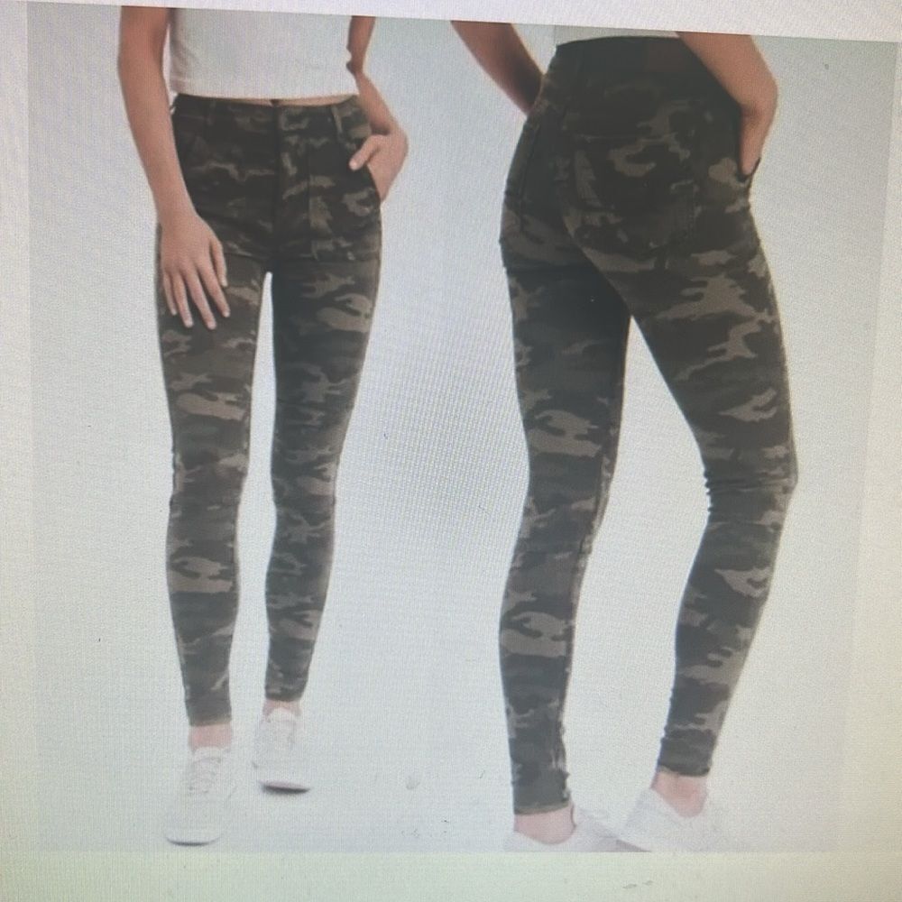 American Eagle Outfitters Camo High-Rise Leggings - Green & Brown